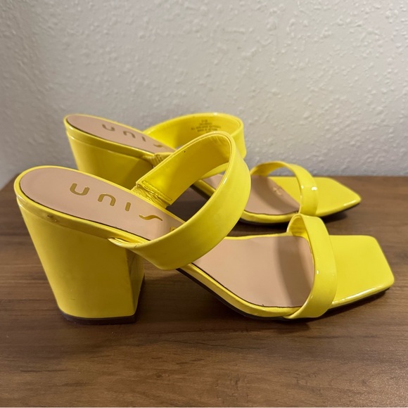 UNISA WOMEN'S CHRISSY SQUARE TOE HEELED SANDALS,YELLOW, US SIZE 6.5 MEDIUM, FUN! - Picture 3 of 13